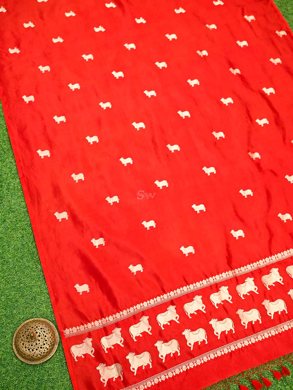 Red Shikargah Katan Silk Handloom Banarasi Dupatta - Sacred Weaves