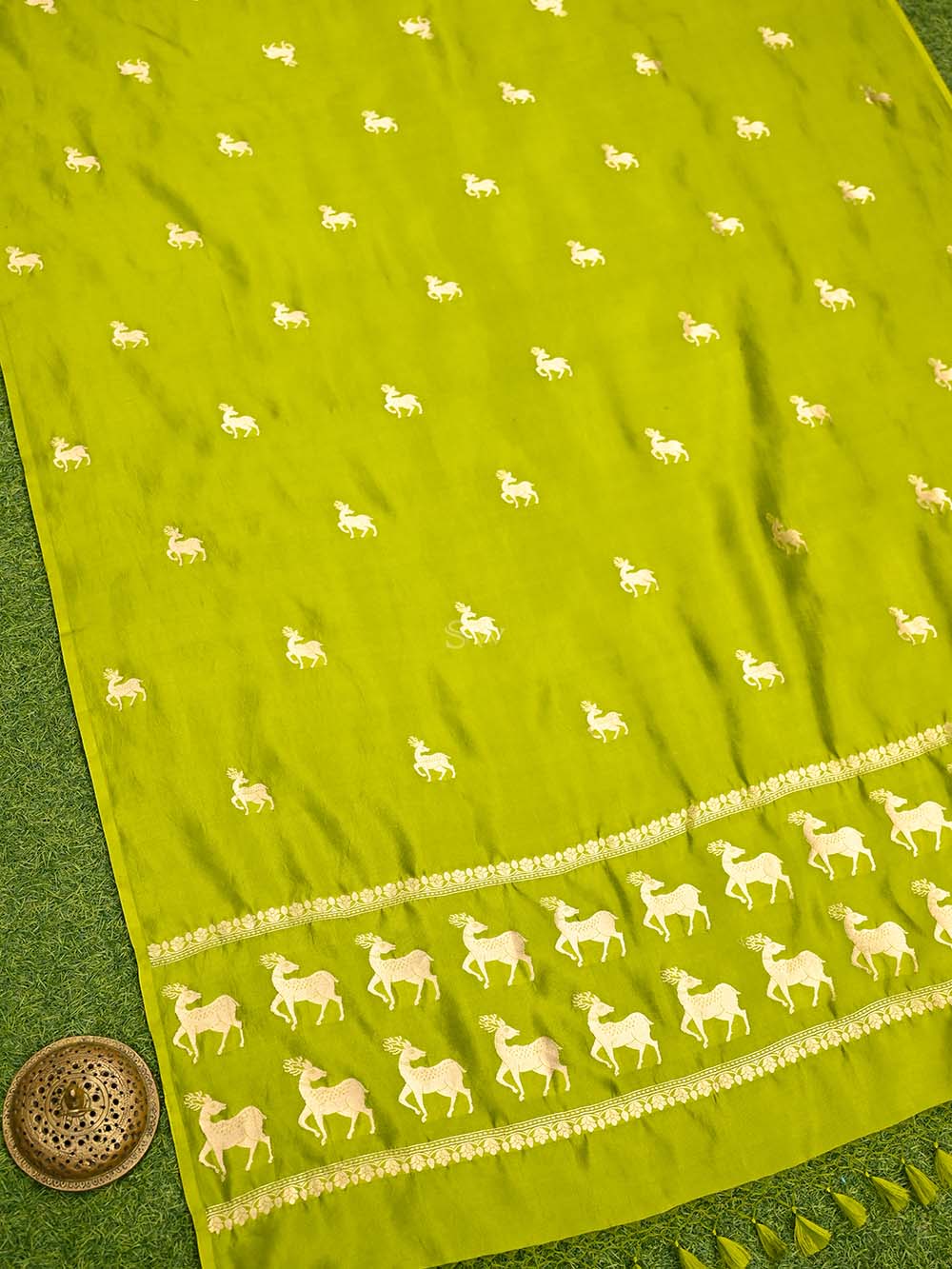 Green Shikargah Katan Silk Handloom Banarasi Dupatta - Sacred Weaves