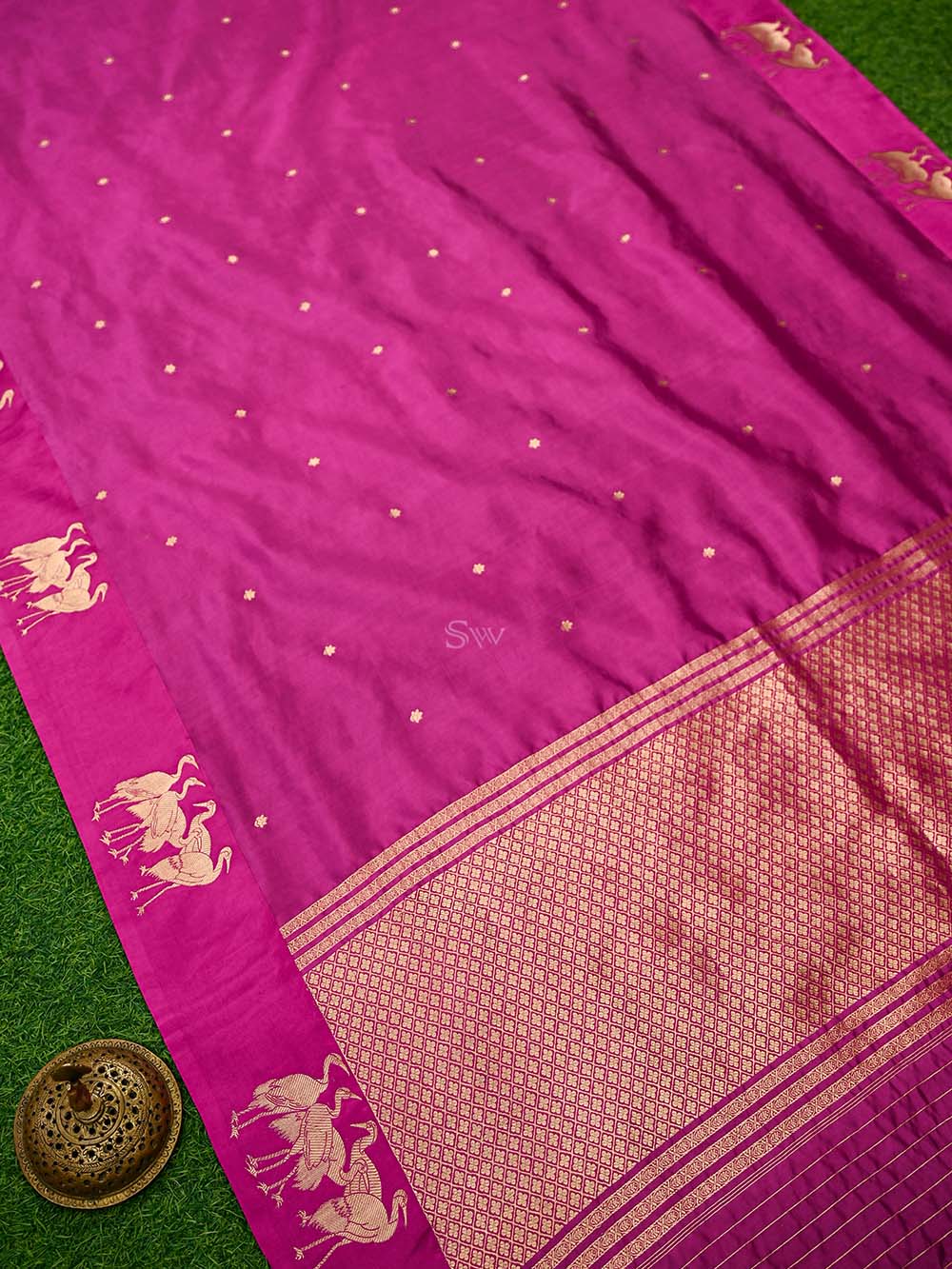 Magenta Booti Pure Silk Handloom Banarasi Saree - Sacred Weaves