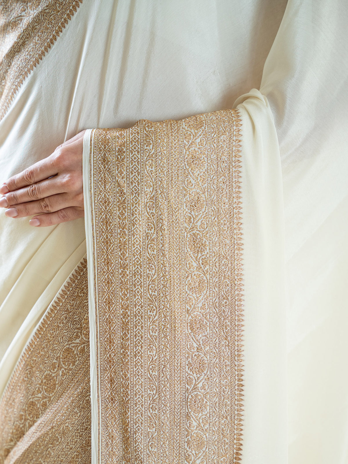 Off White Plain Crepe Silk Handloom Banarasi Saree - Sacred Weaves