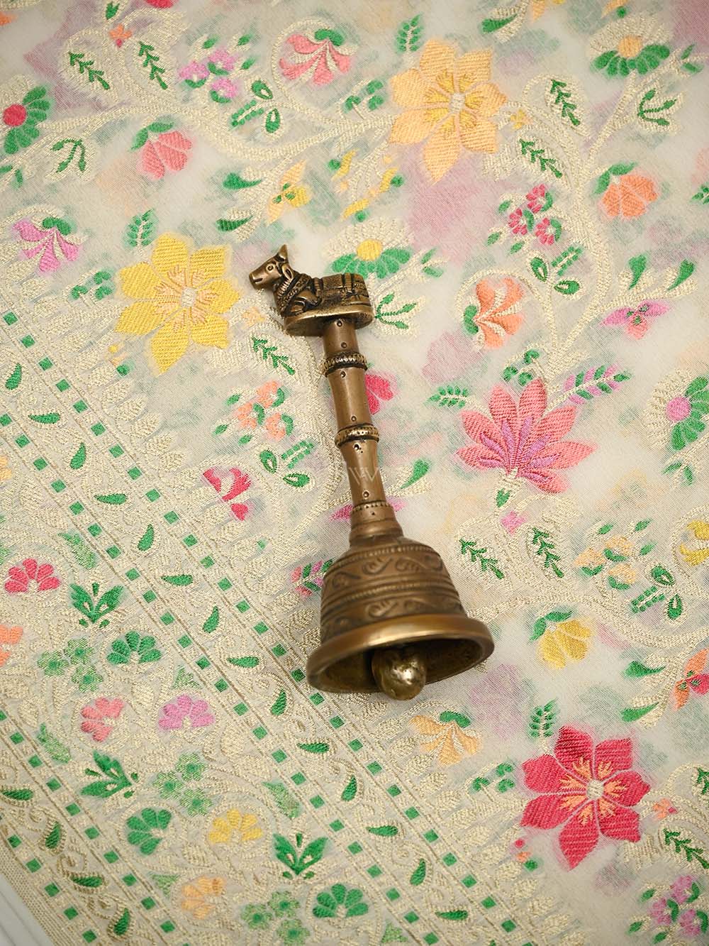 Cream Meenakari Jaal Khaddi Georgette Handloom Banarasi Saree - Sacred Weaves