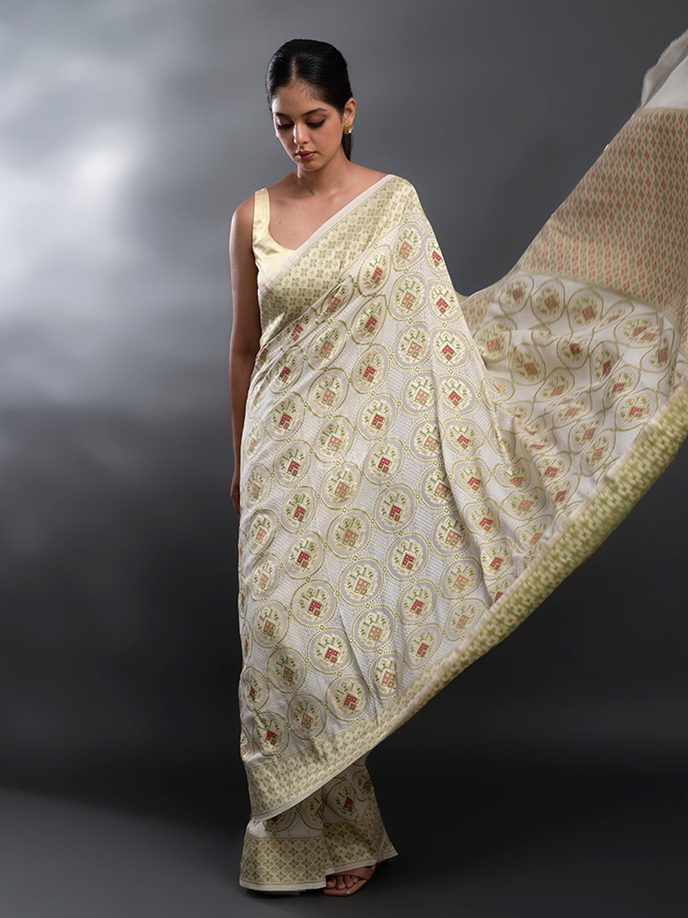 Cream Meenakari Jaal Khaddi Georgette Handloom Banarasi Saree - Sacred Weaves