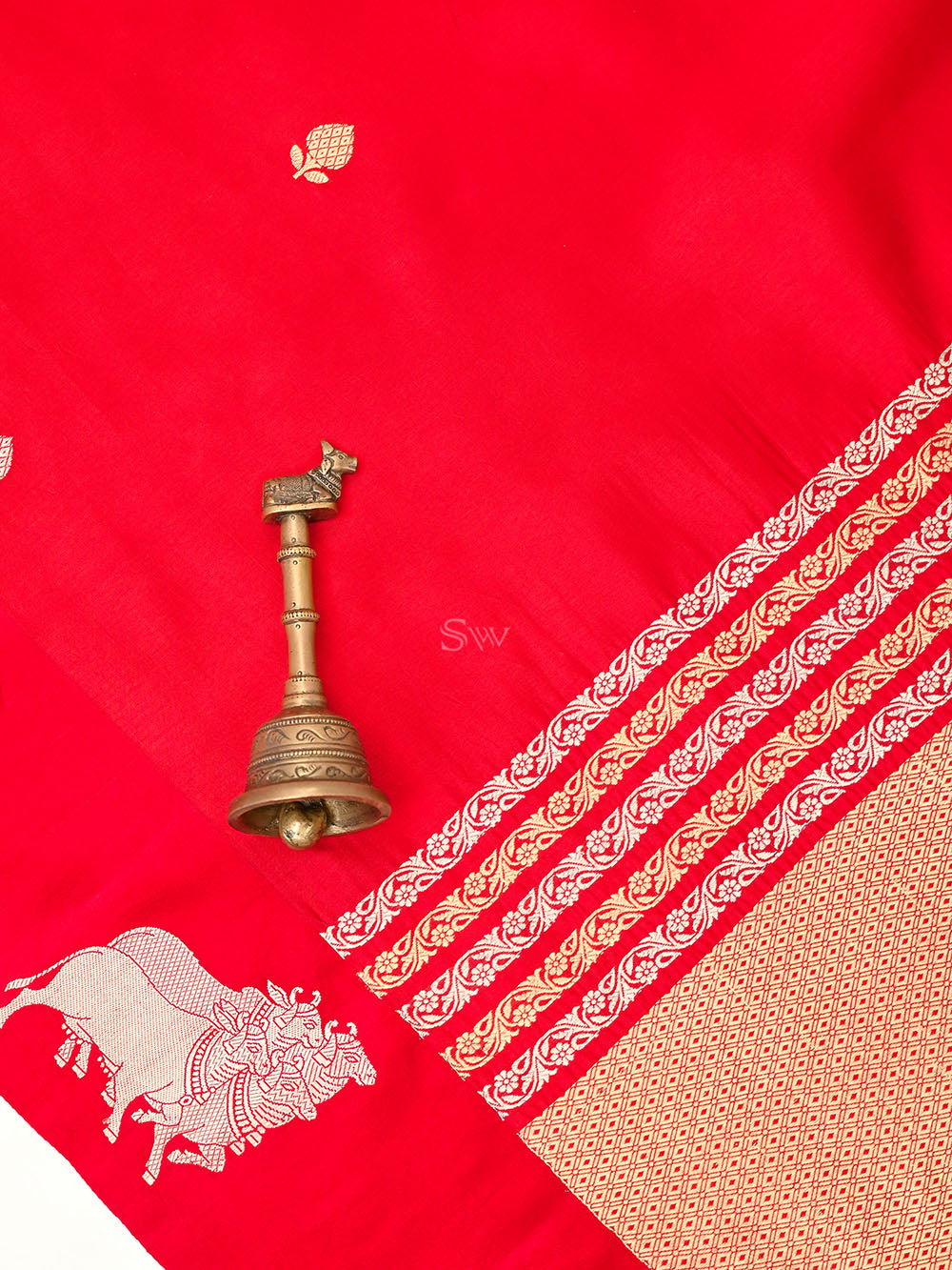 Red Booti Katan Silk Handloom Banarasi Saree - Sacred Weaves