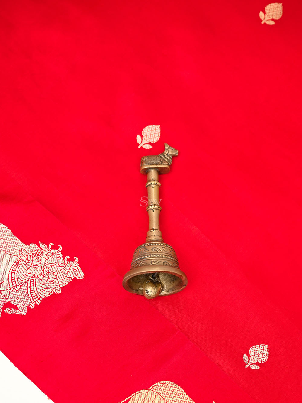 Red Booti Katan Silk Handloom Banarasi Saree - Sacred Weaves