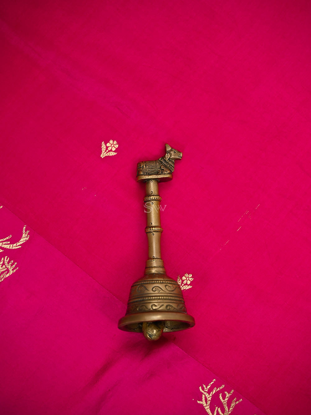Magenta Booti Katan Silk Handloom Banarasi Saree - Sacred Weaves