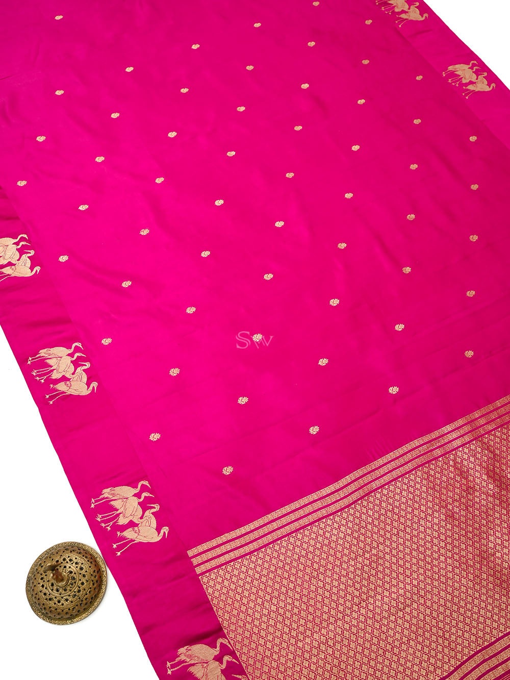Magenta Booti Katan Silk Handloom Banarasi Saree - Sacred Weaves