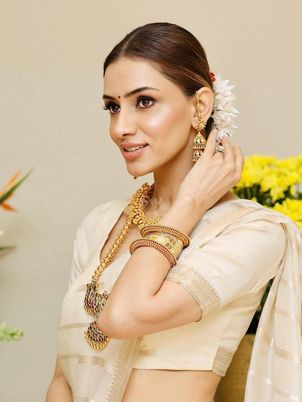 50+ Stylish Marathi Bridal Hairstyle Ideas We Found For Marathi Mulgi |  WeddingBazaar