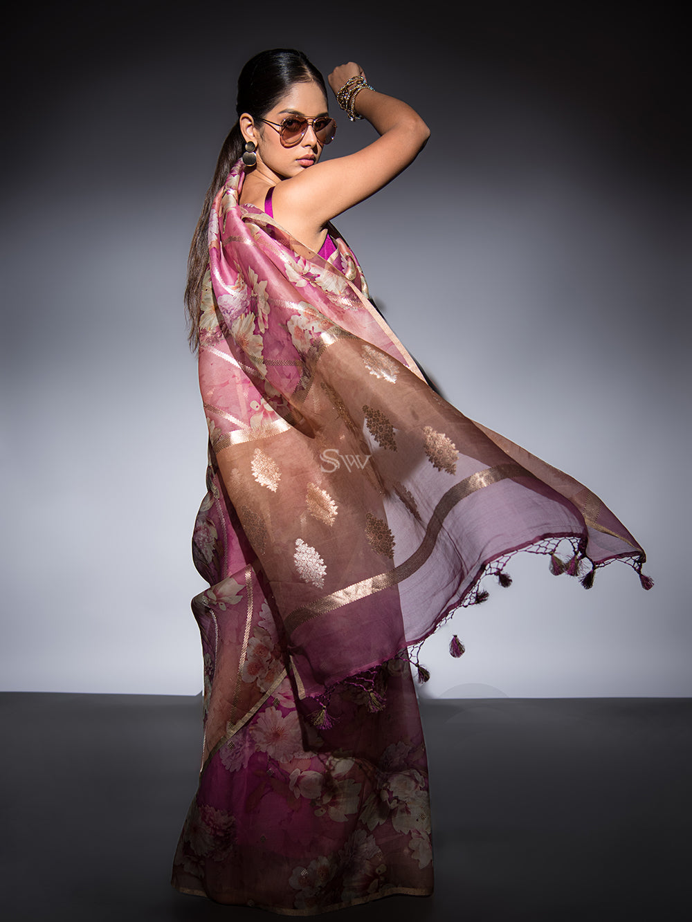 Onion Pink Peach Stripe Organza Printed Banarasi Saree - Sacred Weaves