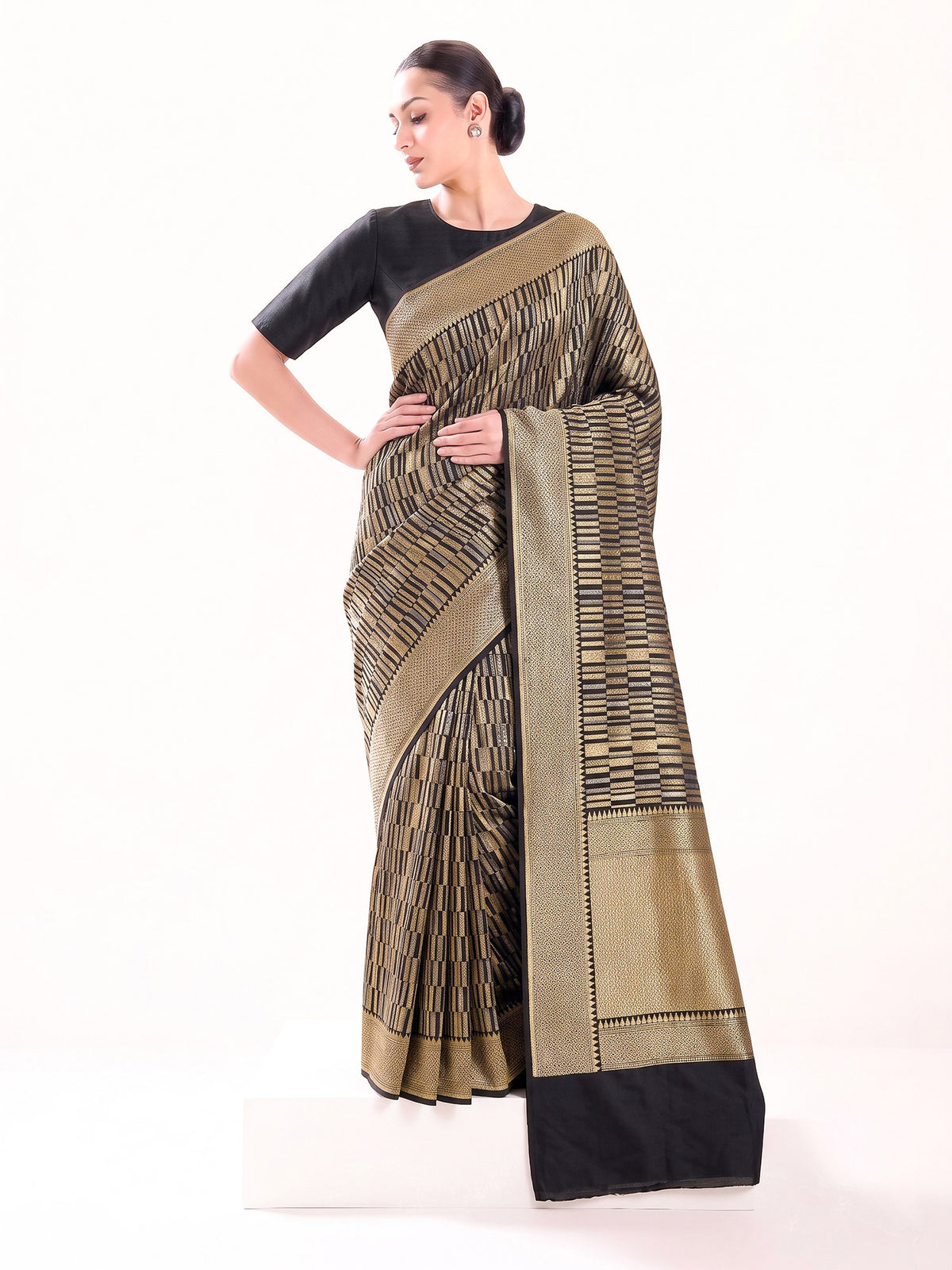 Black Sona Roopa Silk Brocade Handloom Banarasi Saree - Sacred Weaves