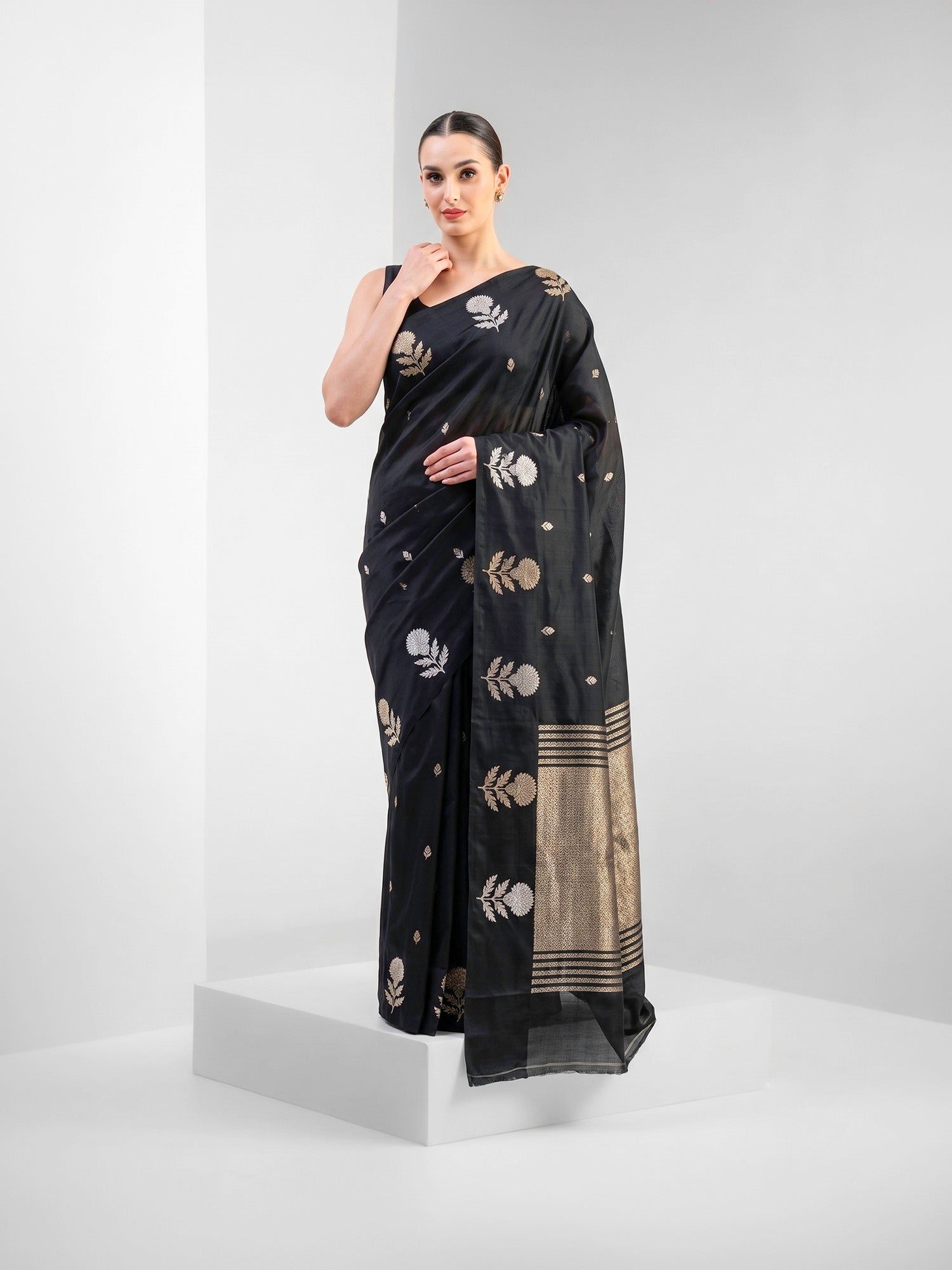 Black Floral Booti Pure Handloom Banarasi Soft Silk Saree