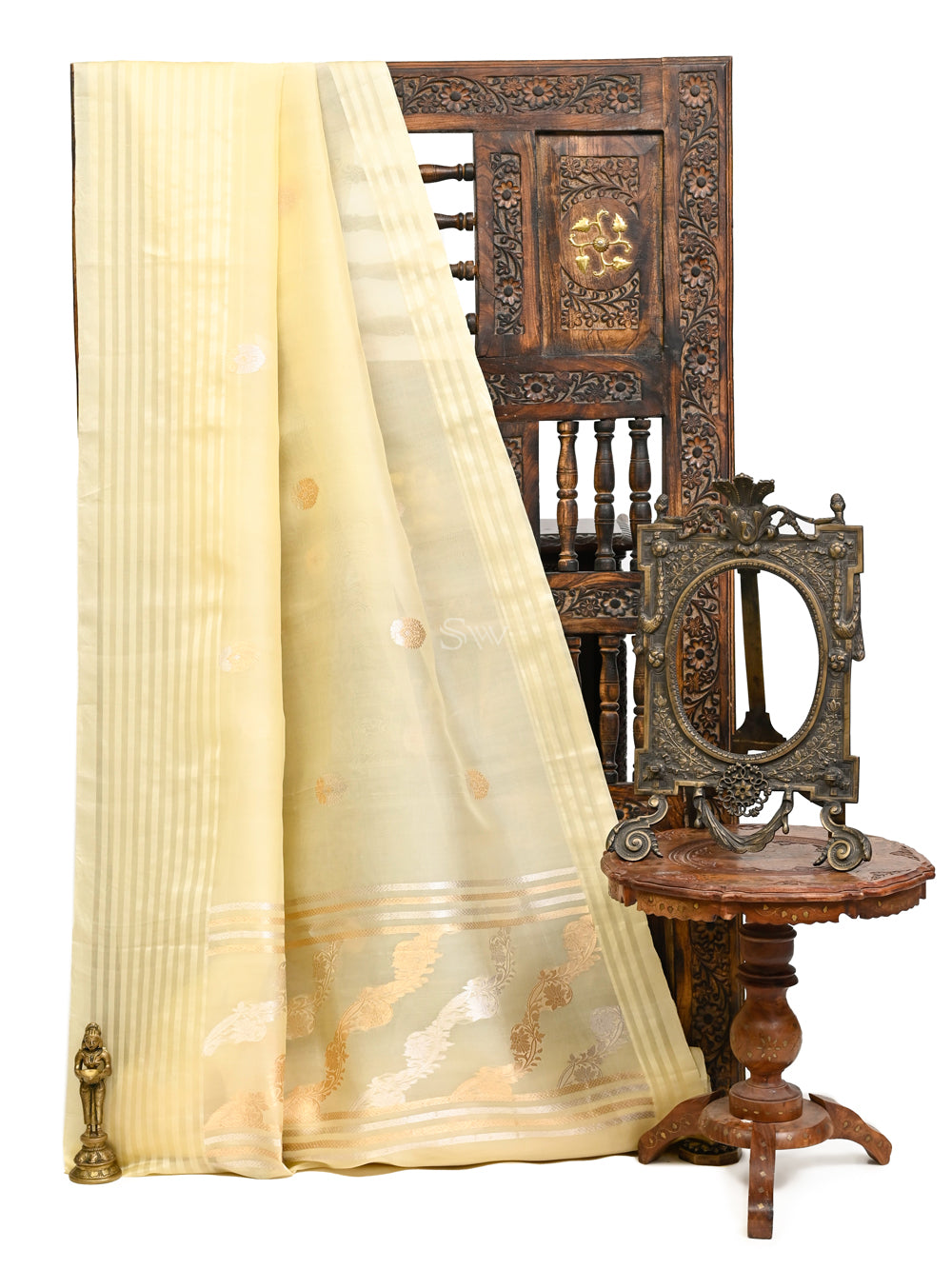 Pastel Yellow Booti Organza Handloom Banarasi Saree