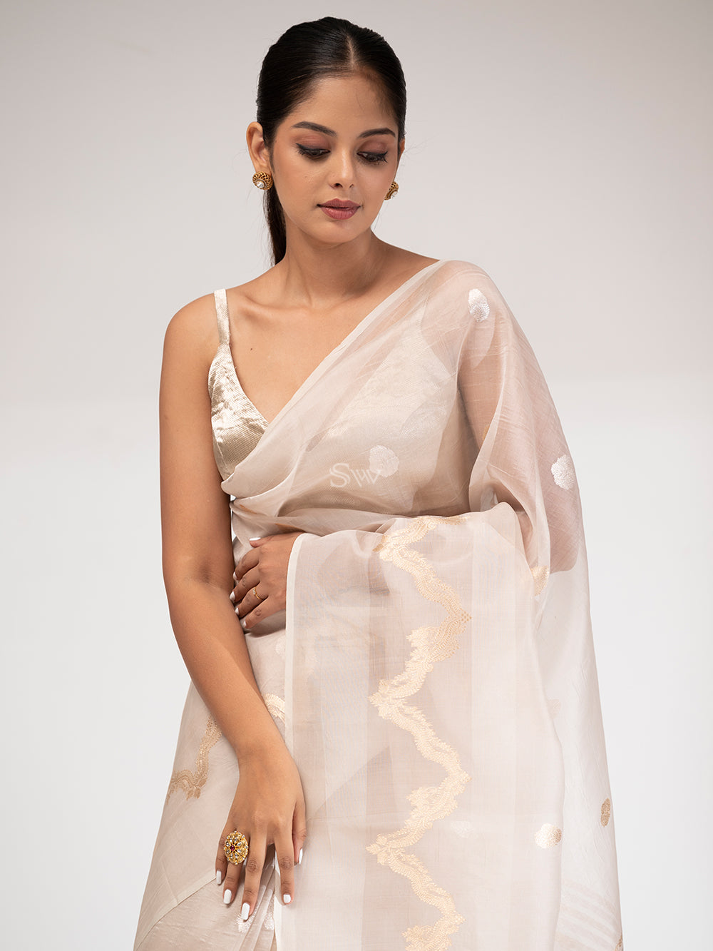 Off White Organza Handloom Banarasi Saree - Sacred Weaves