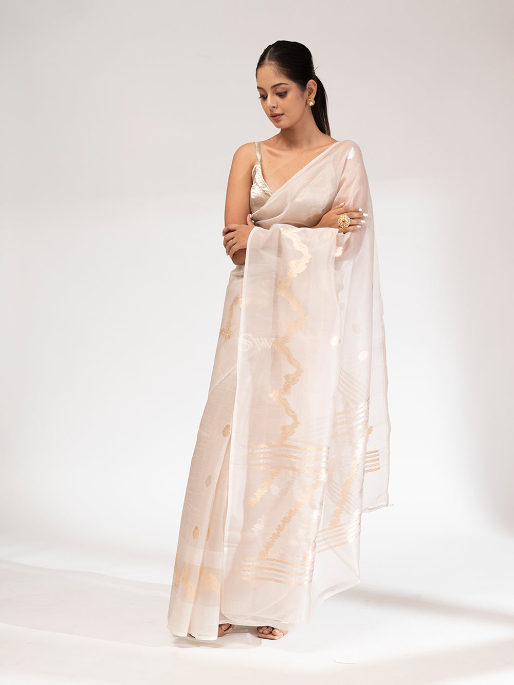 Off White Organza Handloom Banarasi Saree - Sacred Weaves