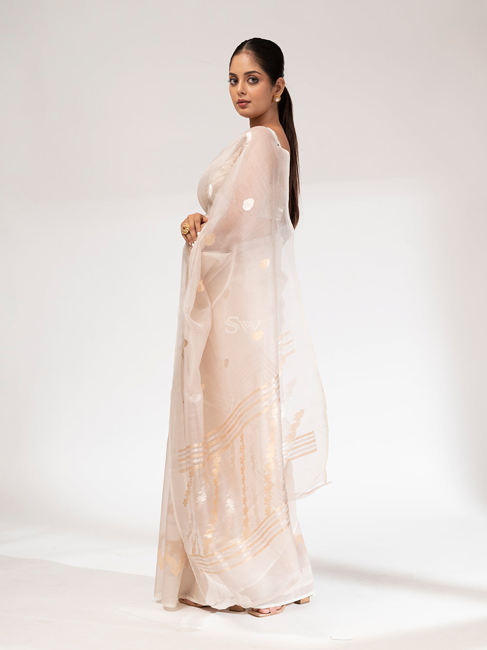 Off White Organza Handloom Banarasi Saree - Sacred Weaves