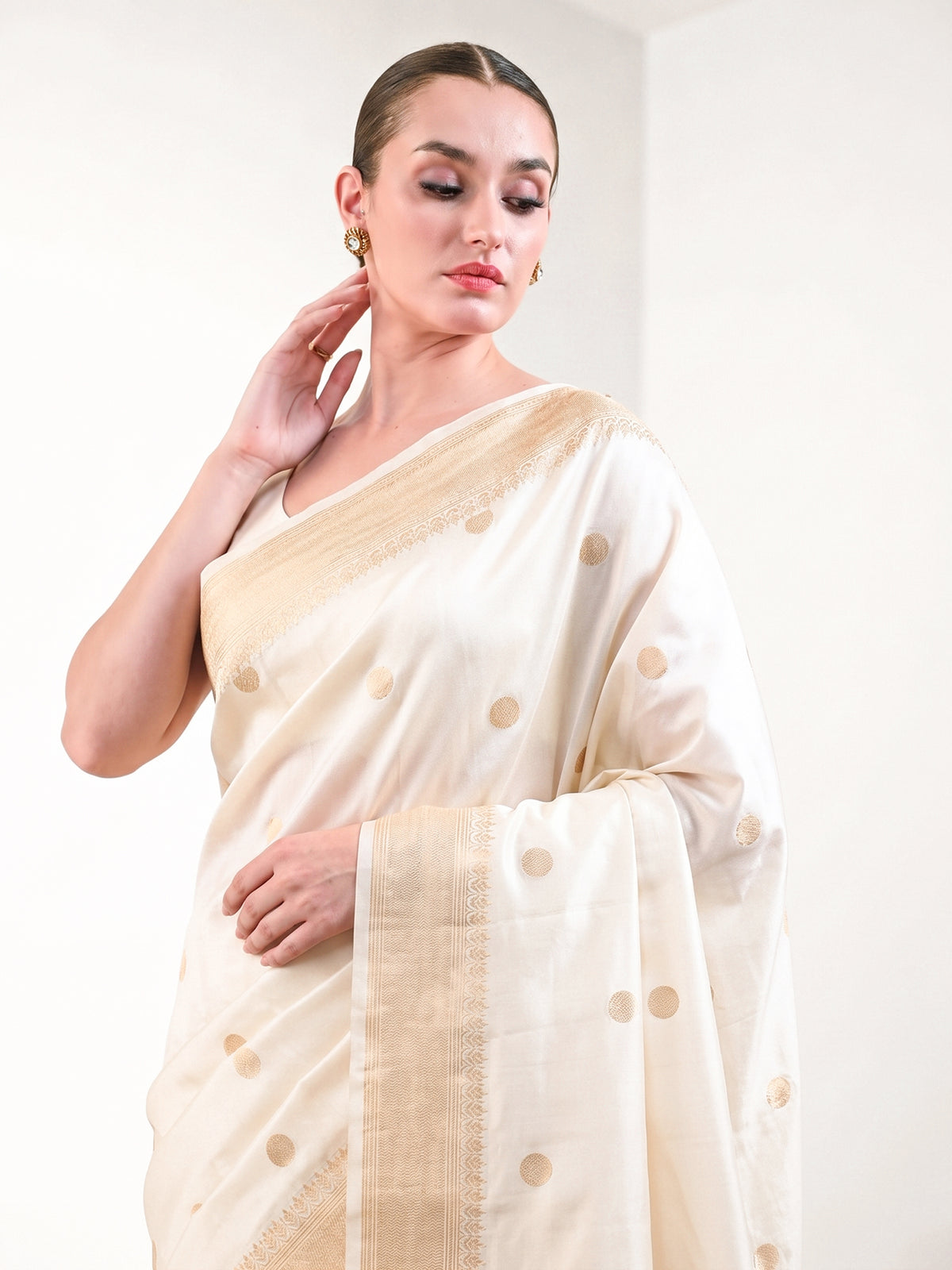 Cream Booti Satin Silk Handloom Banarasi Saree - Sacred Weaves