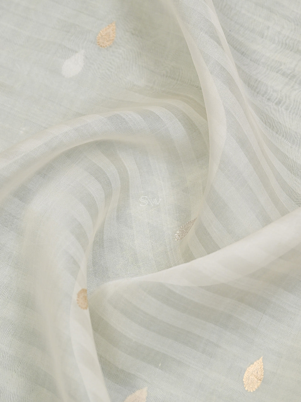 Cream Booti Organza Handloom Banarasi Saree - Sacred Weaves