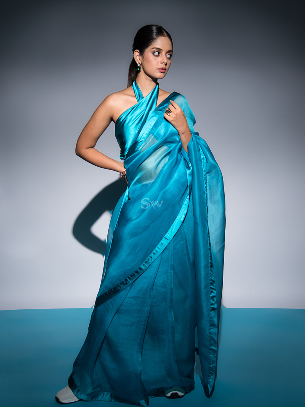 Peacock Blue Plain Organza Handloom Banarasi Saree - Sacred Weaves