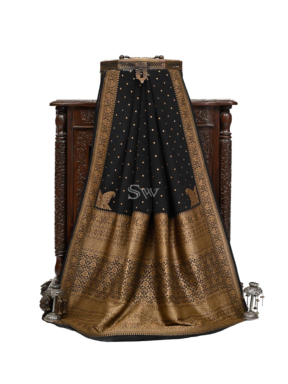 Black Crepe Silk Booti Handloom Banarasi Saree - Sacred Weaves