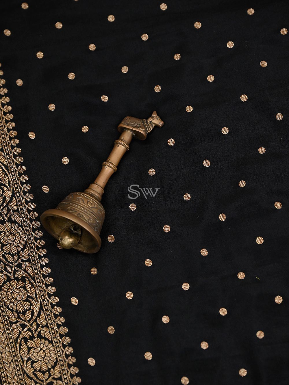 Black Crepe Silk Booti Handloom Banarasi Saree - Sacred Weaves