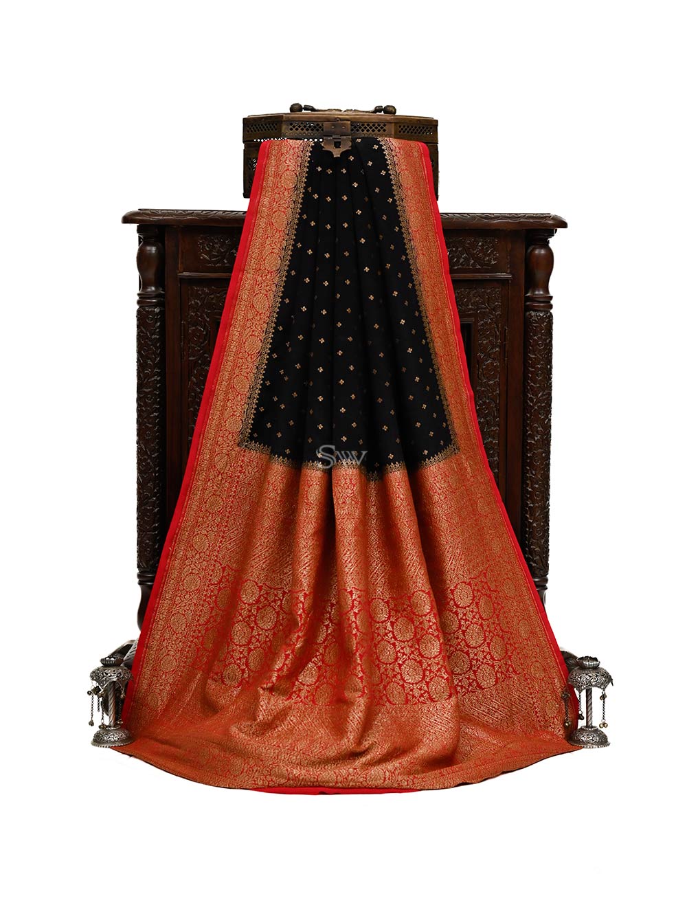 Black Crepe Silk Booti Handloom Banarasi Saree - Sacred Weaves