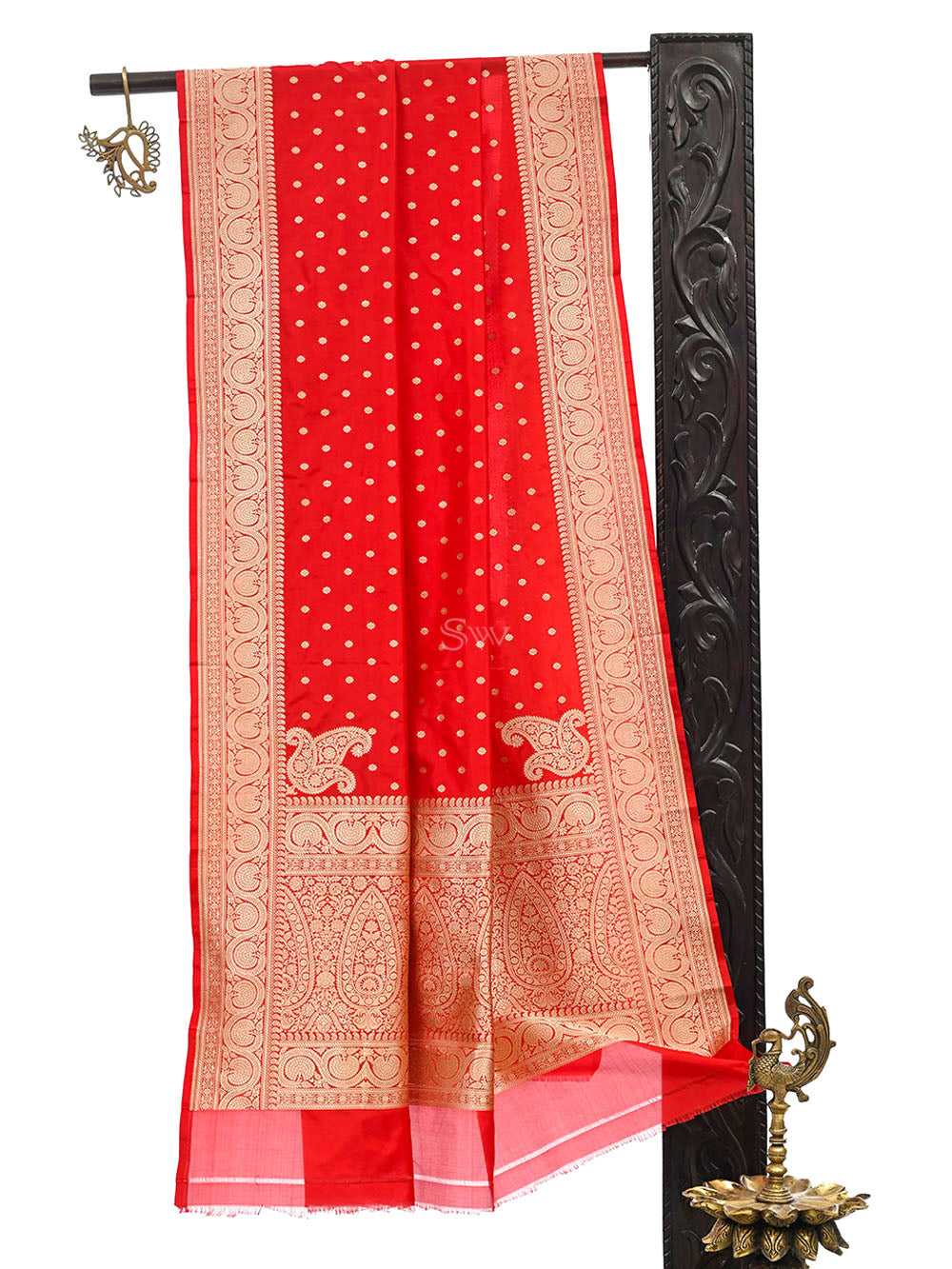 Red Booti Katan Silk Handloom Banarasi Dupatta - Sacred Weaves