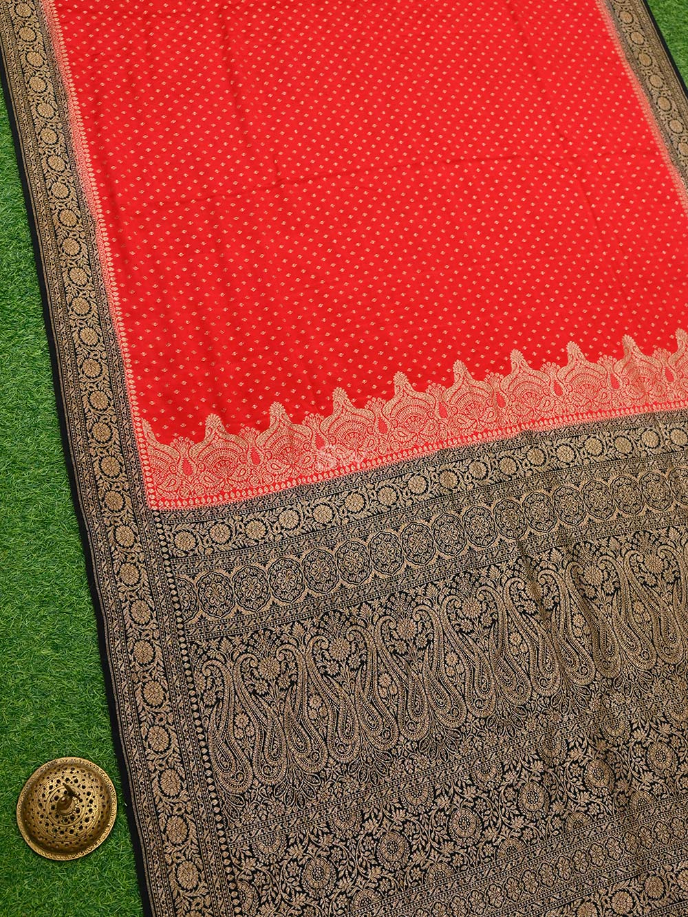 Red Crepe Silk Booti Handloom Banarasi Saree - Sacred Weaves