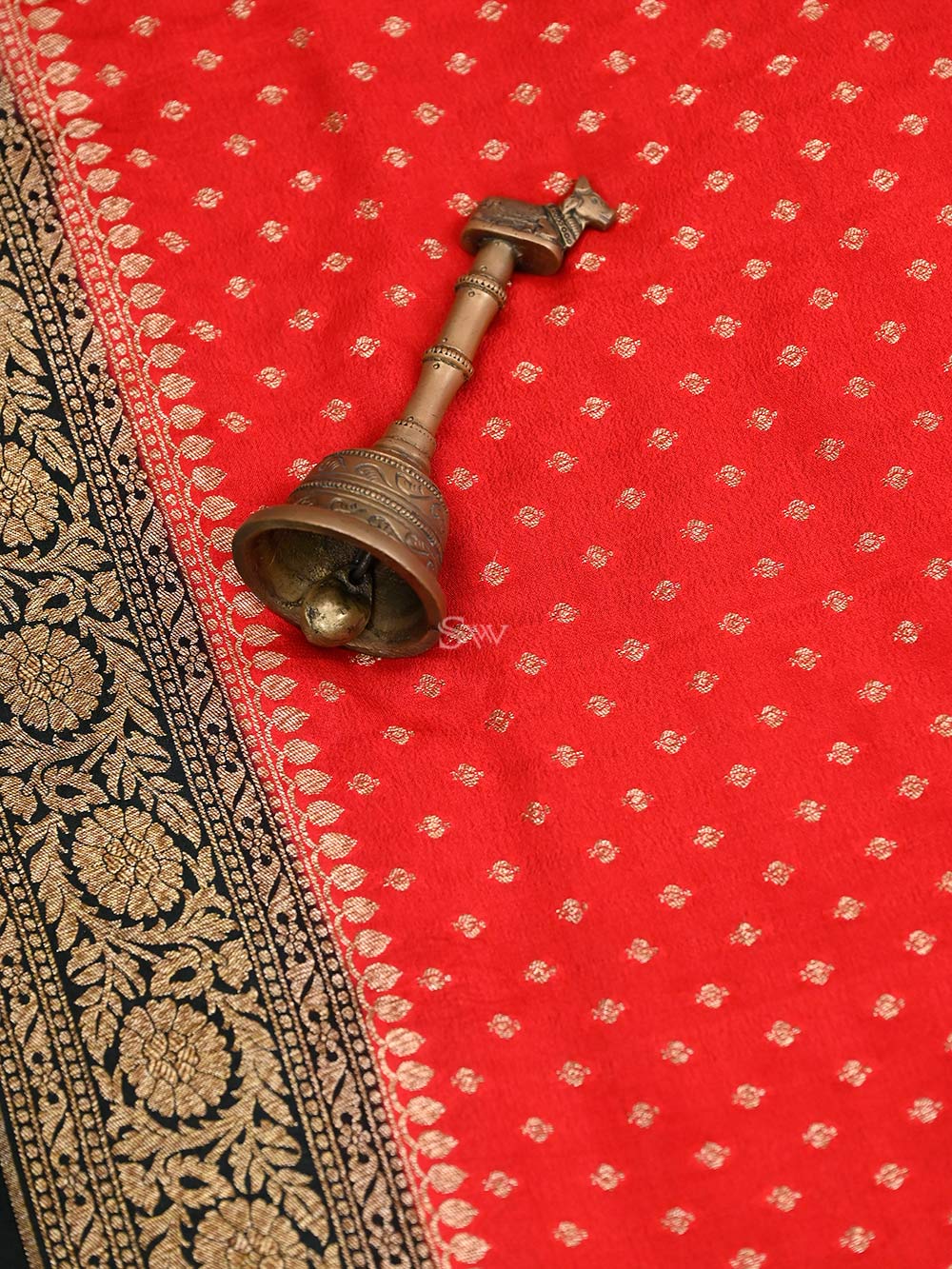Red Crepe Silk Booti Handloom Banarasi Saree - Sacred Weaves