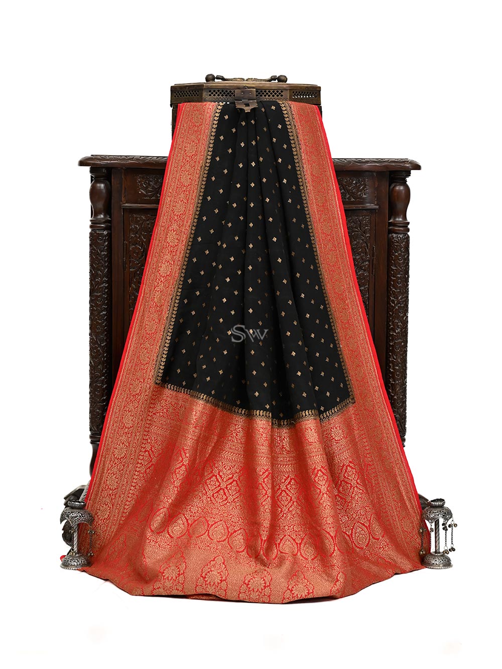 Black Crepe Silk Booti Handloom Banarasi Saree - Sacred Weaves