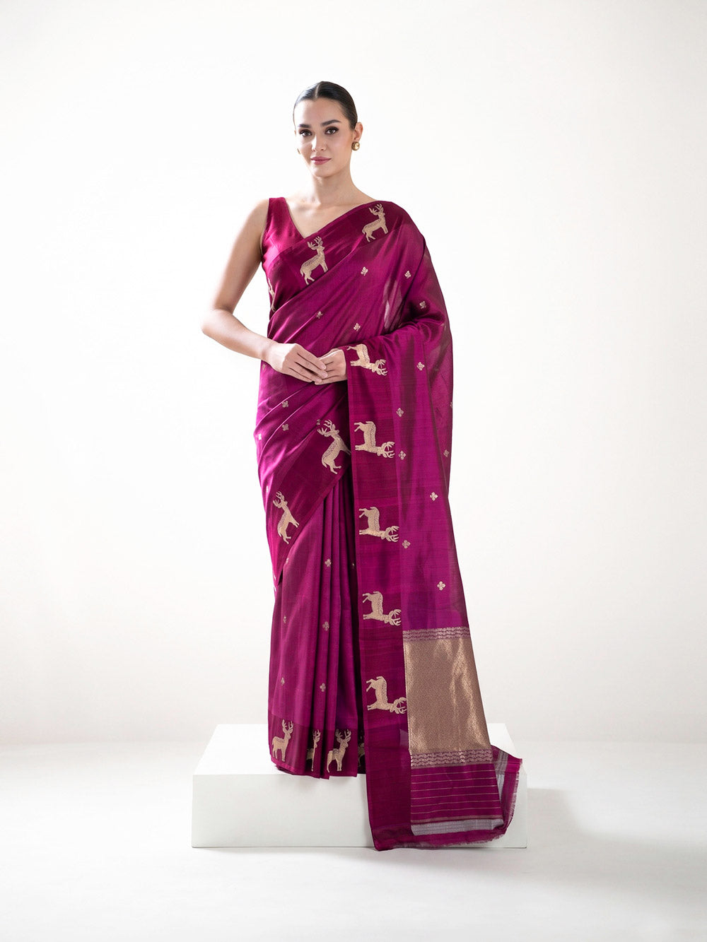 Dark Magenta Booti Katan Silk Handloom Banarasi Saree - Sacred Weaves