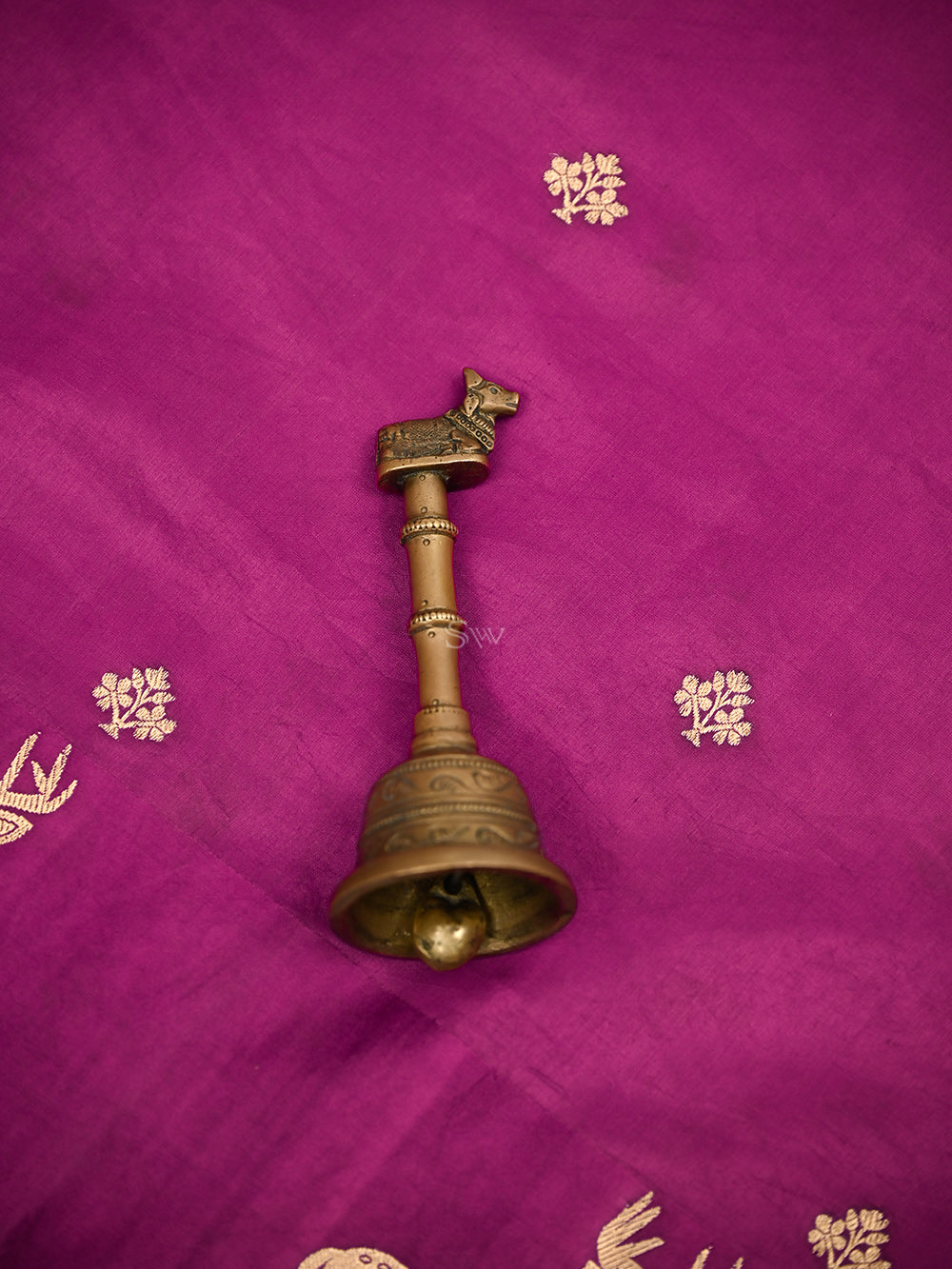 Dark Magenta Booti Katan Silk Handloom Banarasi Saree - Sacred Weaves