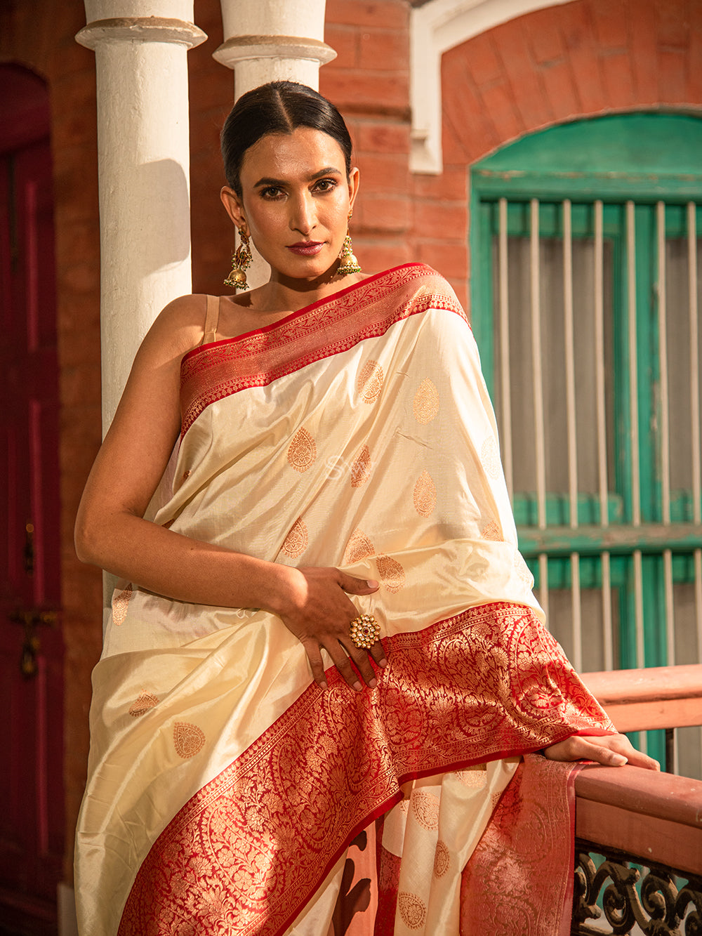Off-white Boota Katan Silk Handloom Banarasi Saree - Sacred Weaves