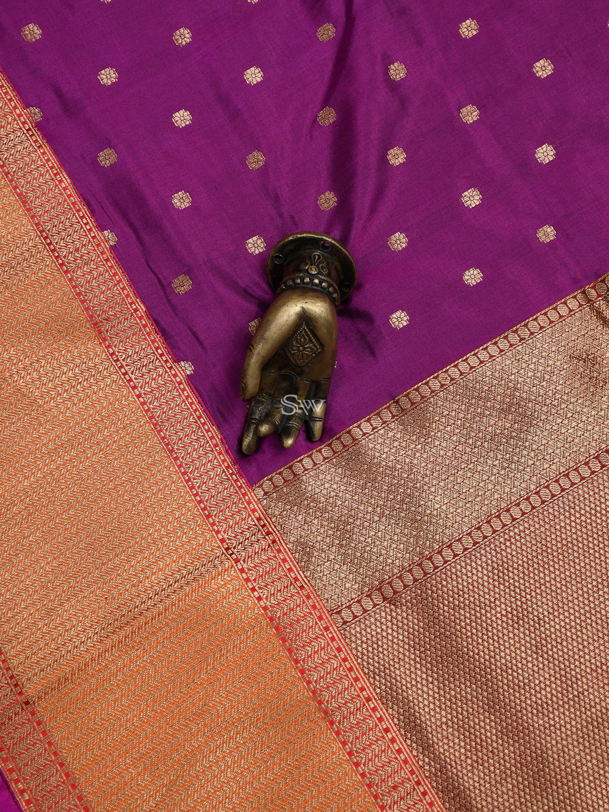 Dark Magenta Booti Katan Silk Handloom Banarasi Saree - Sacred Weaves