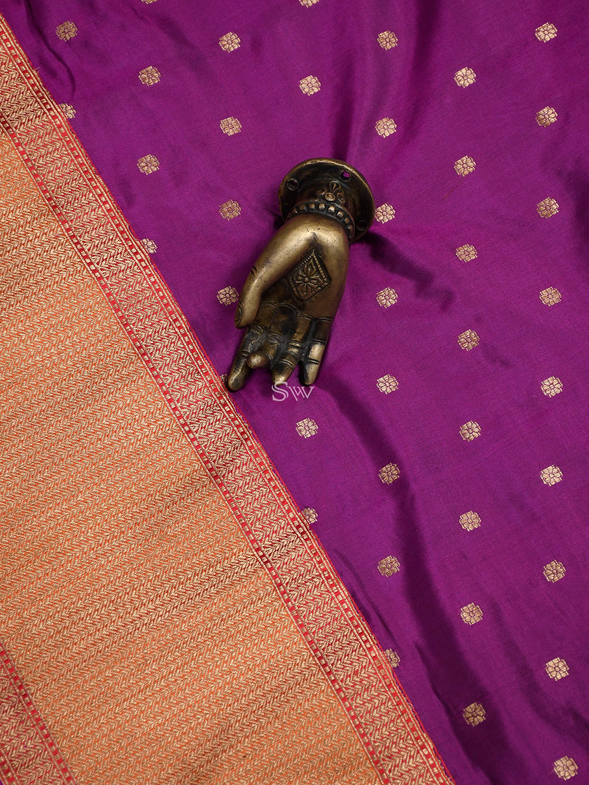 Dark Magenta Booti Katan Silk Handloom Banarasi Saree - Sacred Weaves