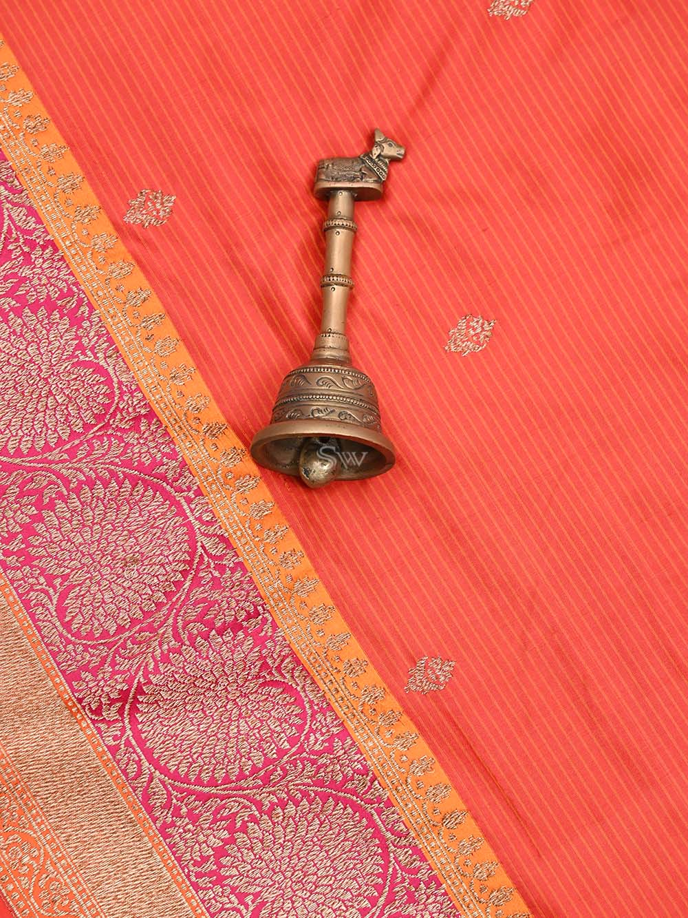 Red Booti Katan Silk Handloom Banarasi Saree - Sacred Weaves