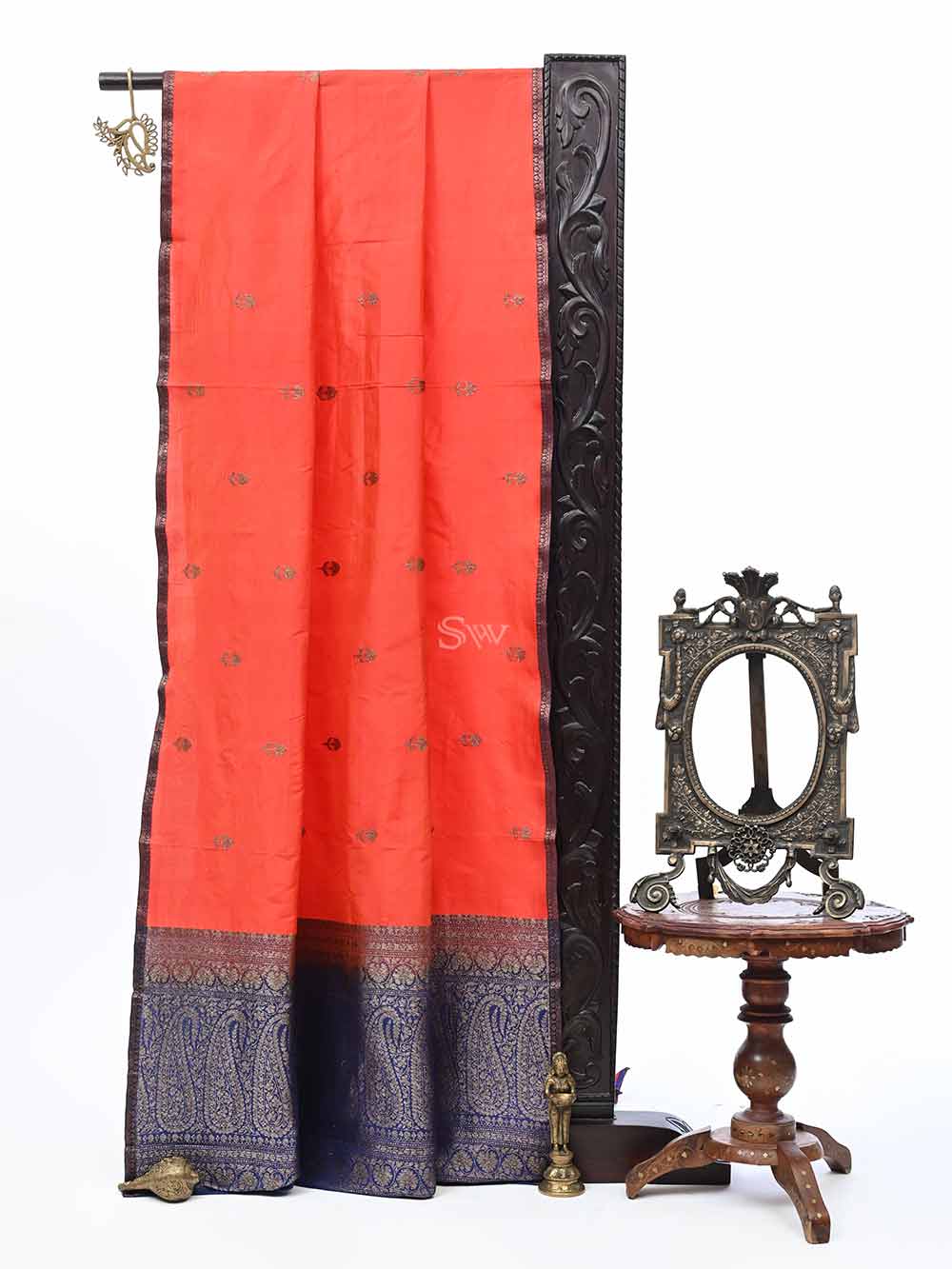 Red Booti Katan Silk Handloom Banarasi Saree - Sacred Weaves