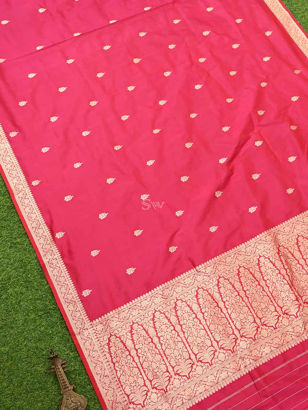 Dark Pink Booti Katan Silk Handloom Banarasi Saree - Sacred Weaves