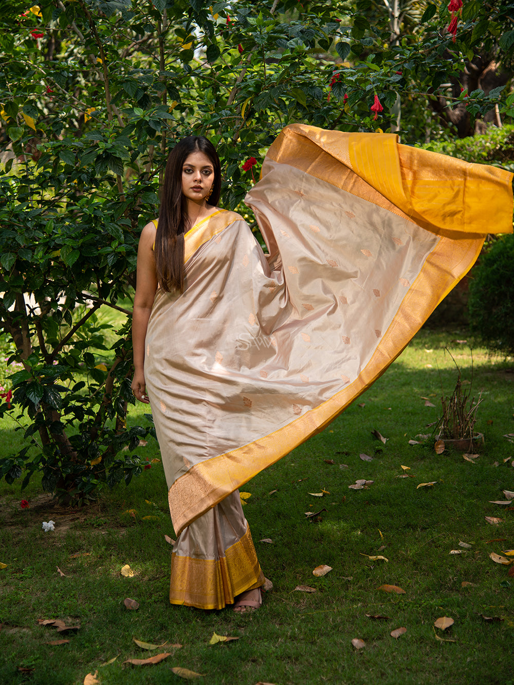 Light Beige Booti Katan Silk Handloom Banarasi Saree - Sacred Weaves