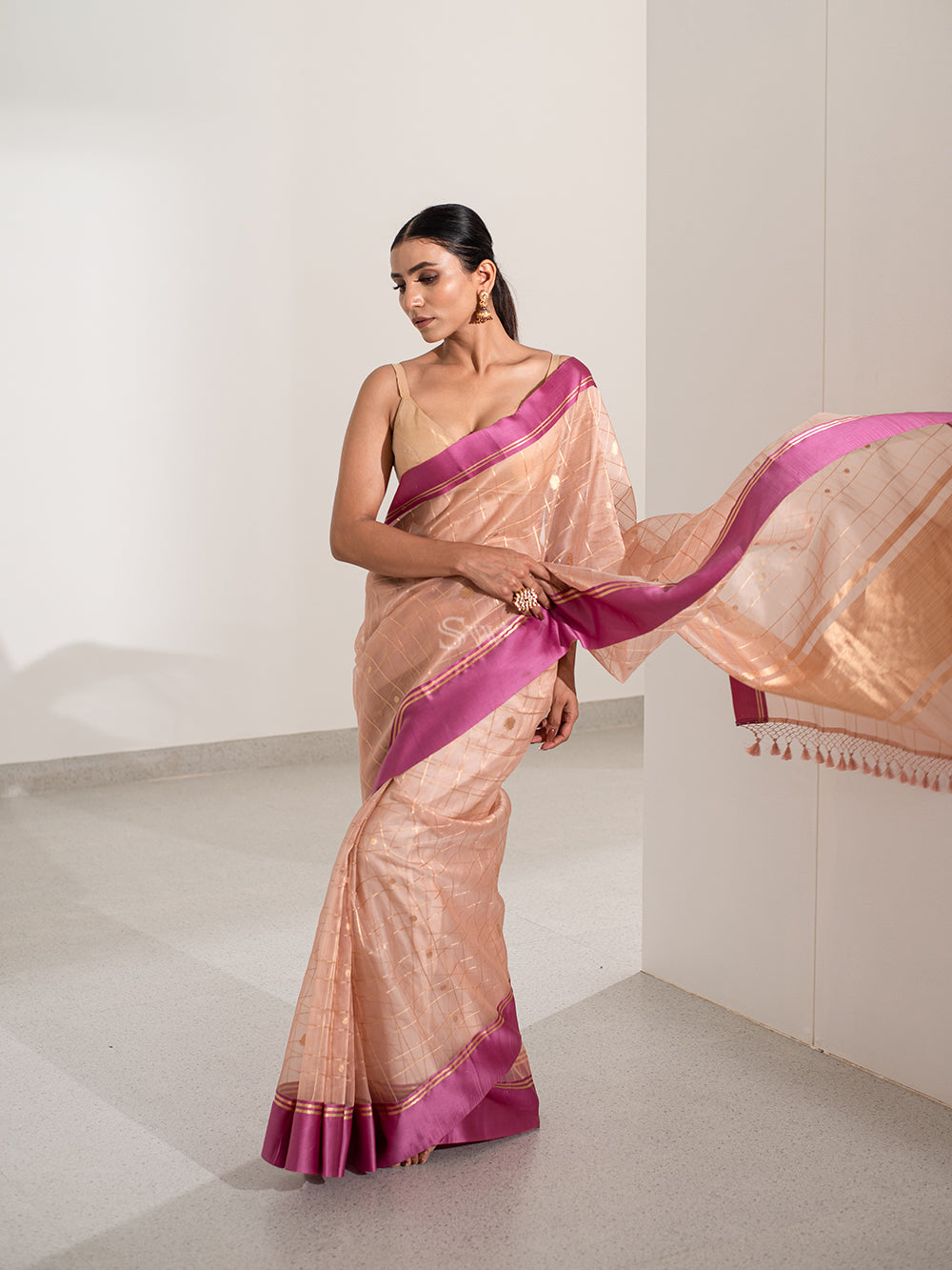 Pastel Peach Check Organza Handloom Banarasi Saree - Sacred Weaves