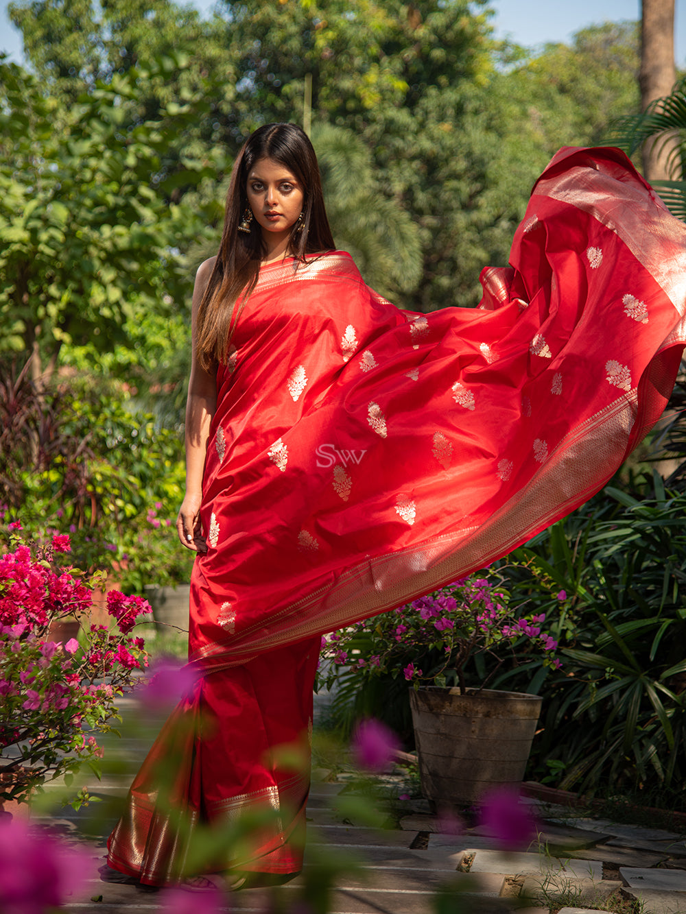 Red Boota Katan Silk Handloom Banarasi Saree - Sacred Weaves