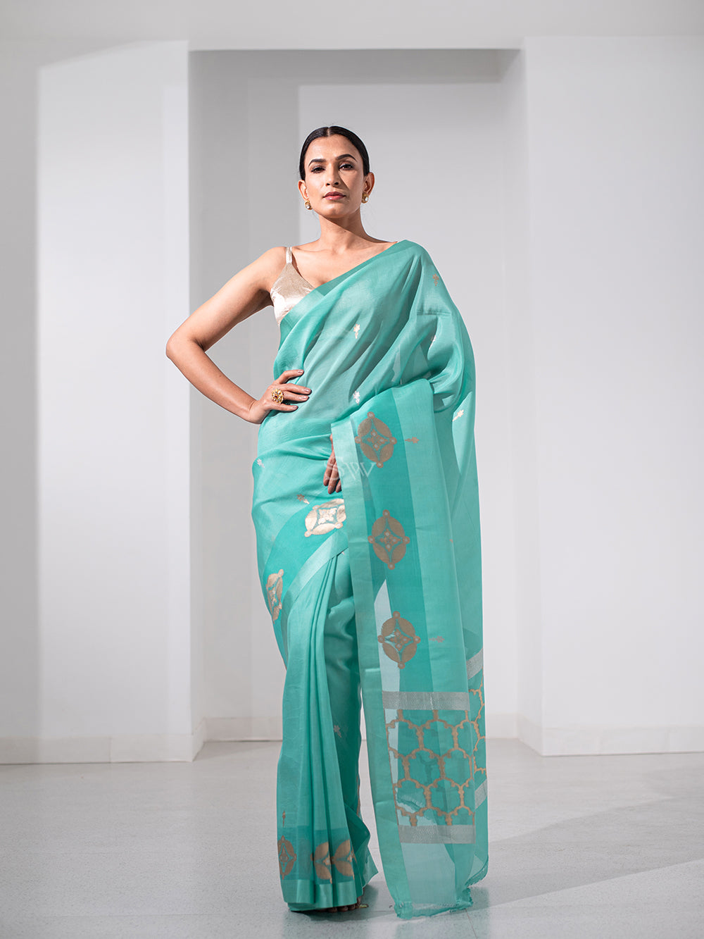 Sea Green Booti Organza Handloom Banarasi Saree - Sacred Weaves