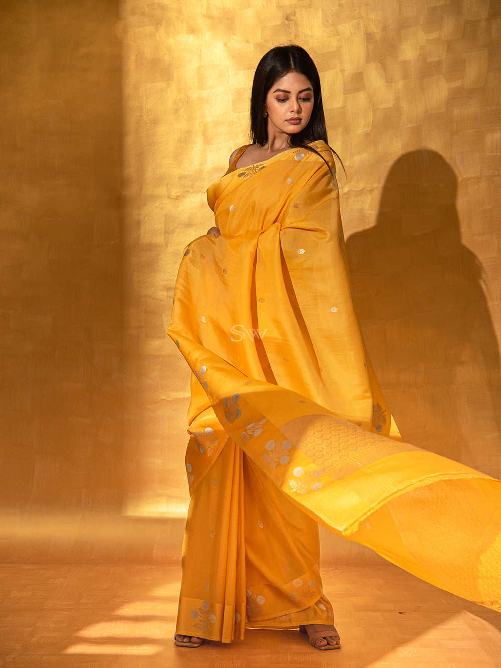 Yellow Booti Organza Handloom Banarasi Saree - Sacred Weaves