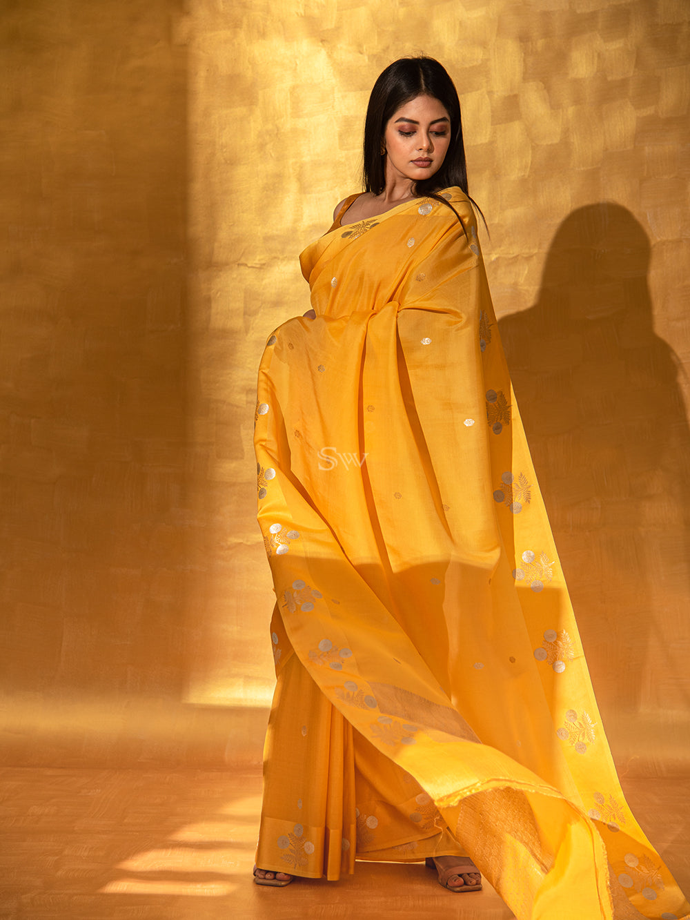 Yellow Booti Organza Handloom Banarasi Saree - Sacred Weaves