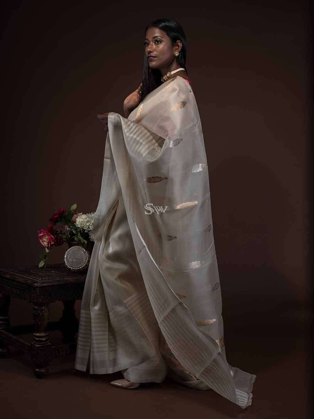 Off White Boota Organza Handloom Banarasi Saree - Sacred Weaves