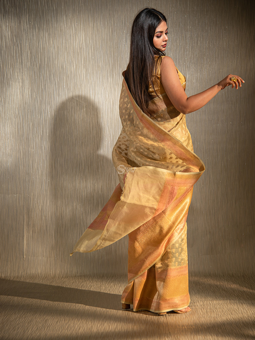 Beige Booti Organza Tissue Handloom Banarasi Saree - Scared Weaves