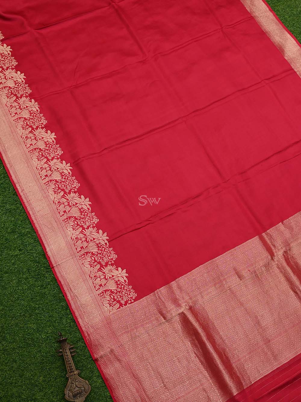 Red Plain Satin Silk Handloom Banarasi Saree - Sacred Weaves