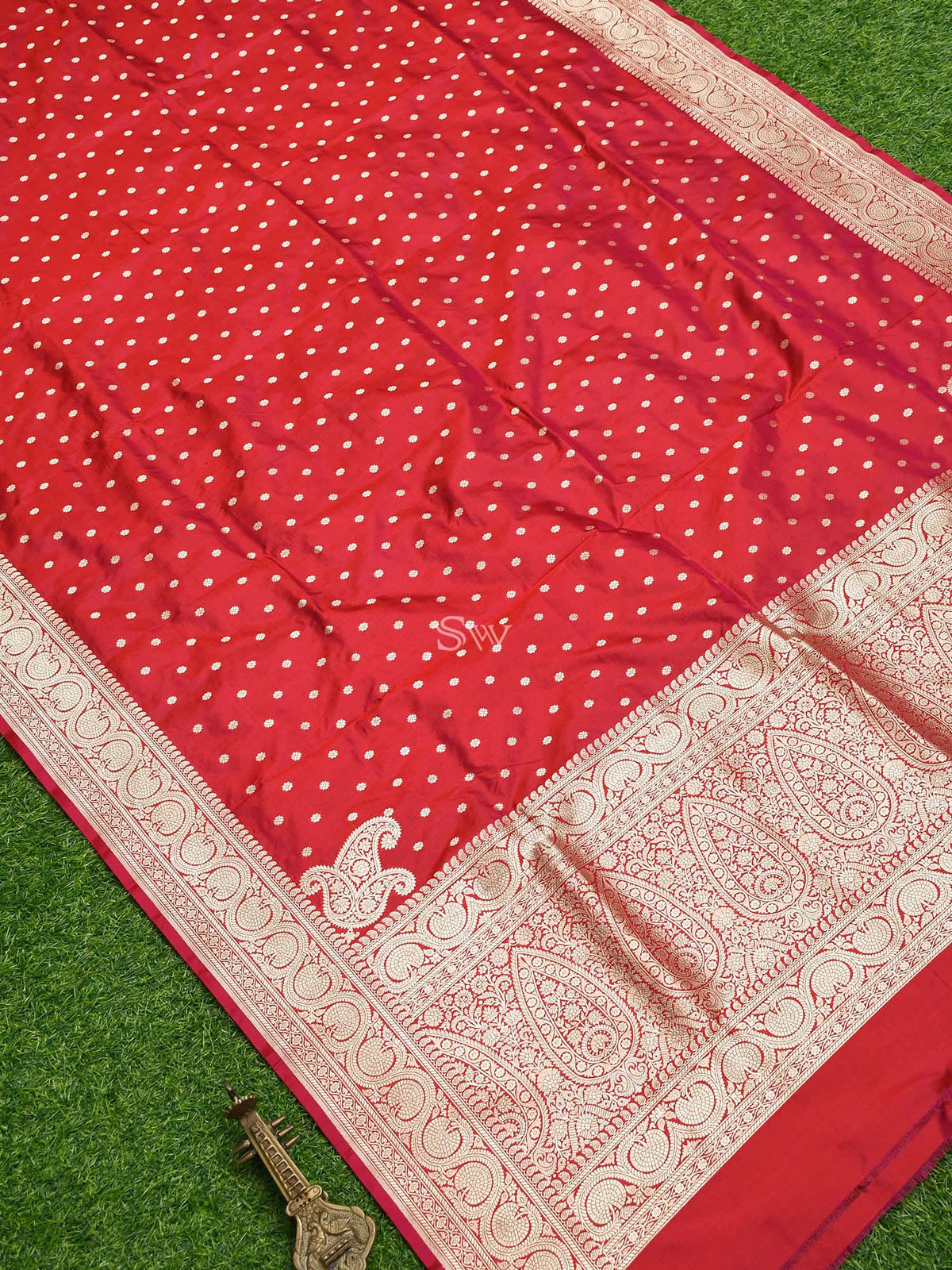 Red Booti Katan Silk Handloom Banarasi Dupatta - Sacred Weaves