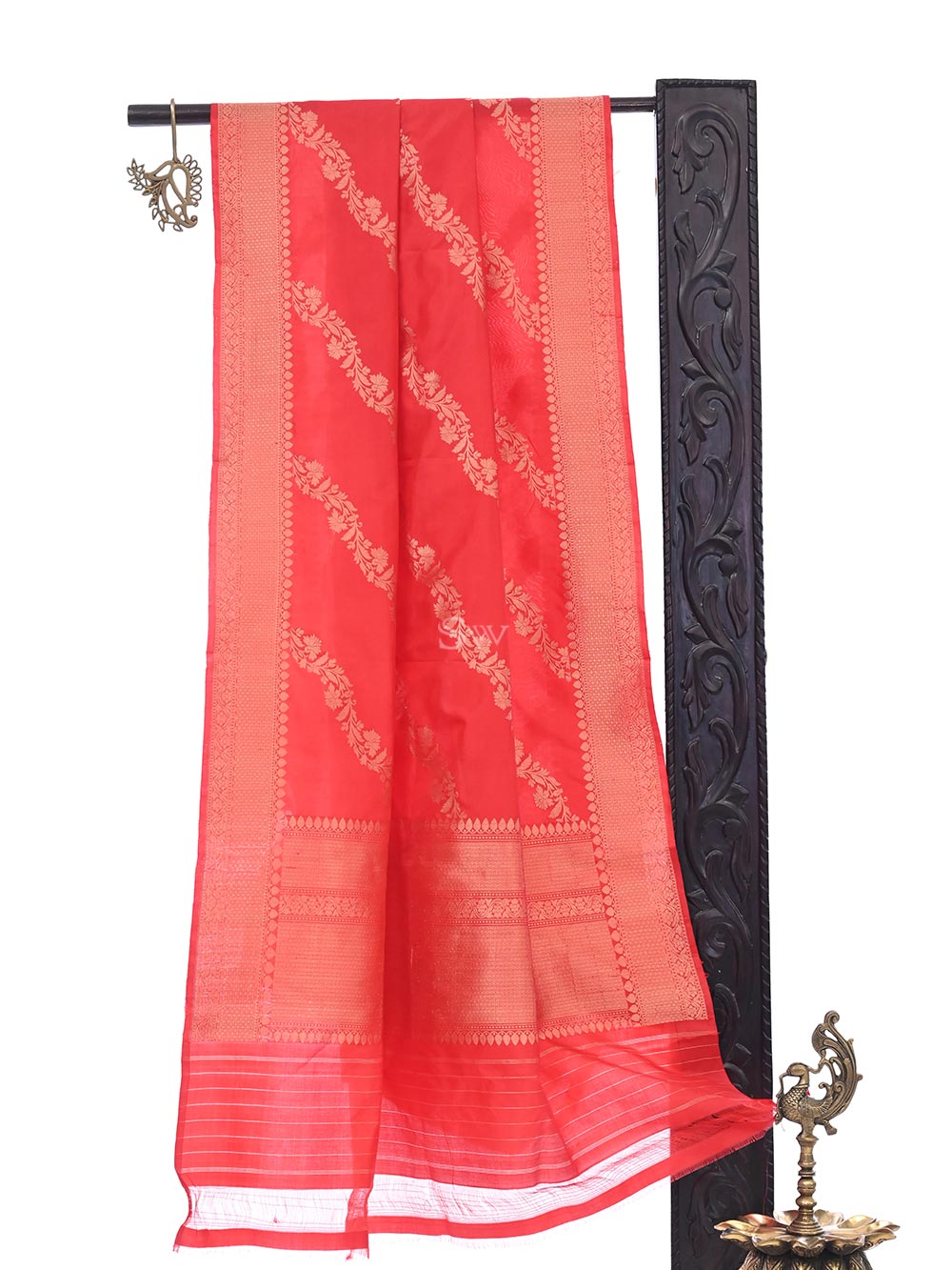 Red Leheriya Katan Silk Handloom Banarasi Dupatta - Sacred Weaves