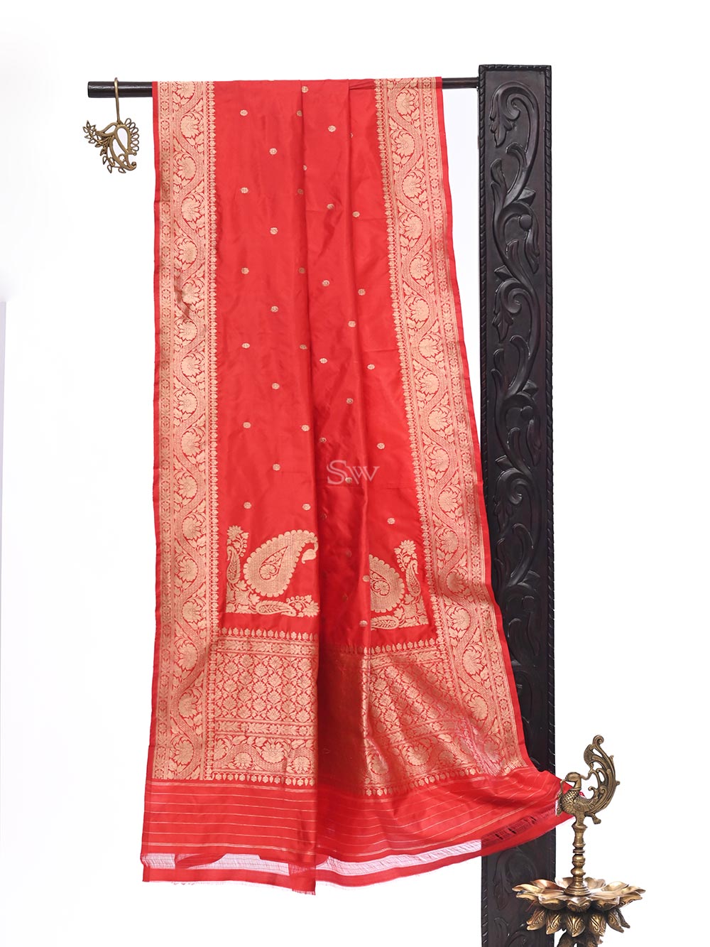 Red Konia Katan Silk Handloom Banarasi Dupatta - Sacred Weaves