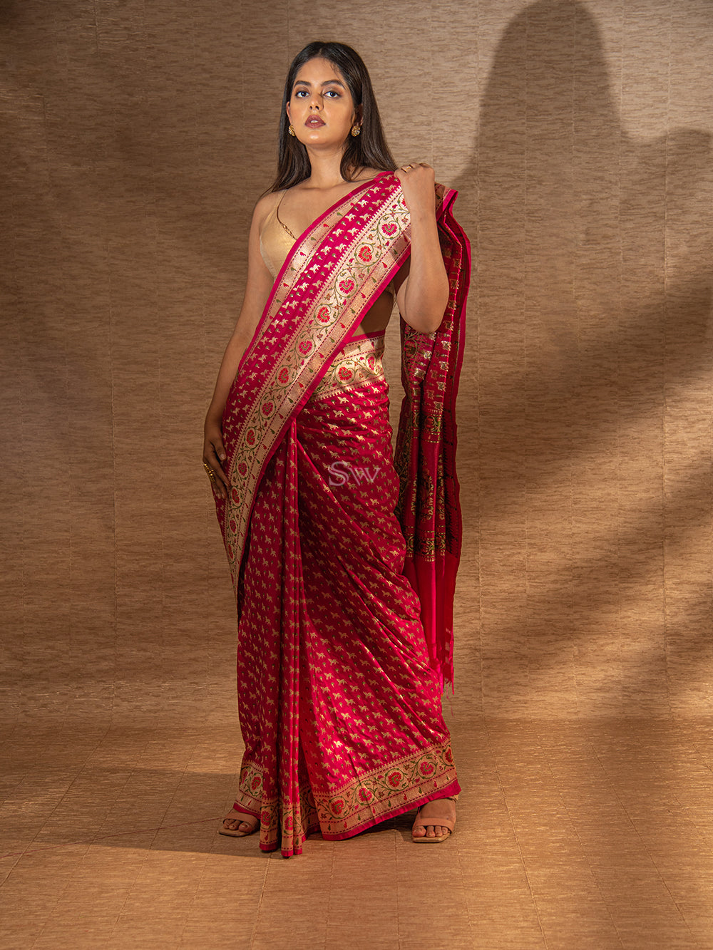 Dark Pink Paithani Shikargah Katan Silk Handloom Banarasi Saree - Sacred Weaves
