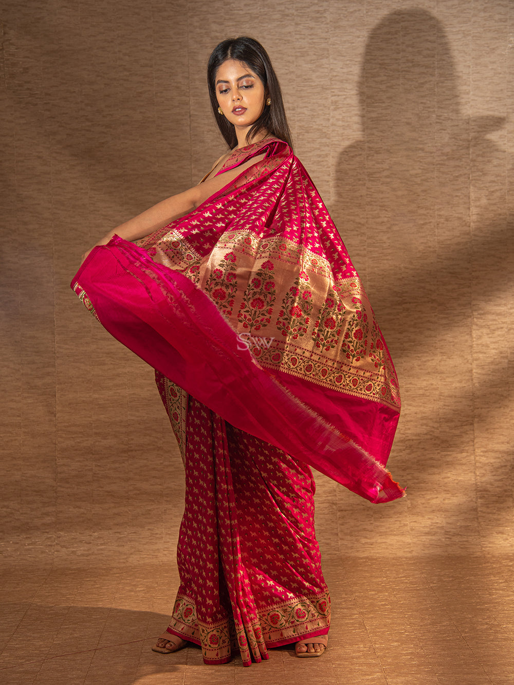 Dark Pink Paithani Shikargah Katan Silk Handloom Banarasi Saree - Sacred Weaves